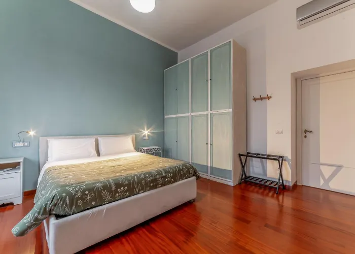 Campani - Termini Train Station & Wi-fi 4*