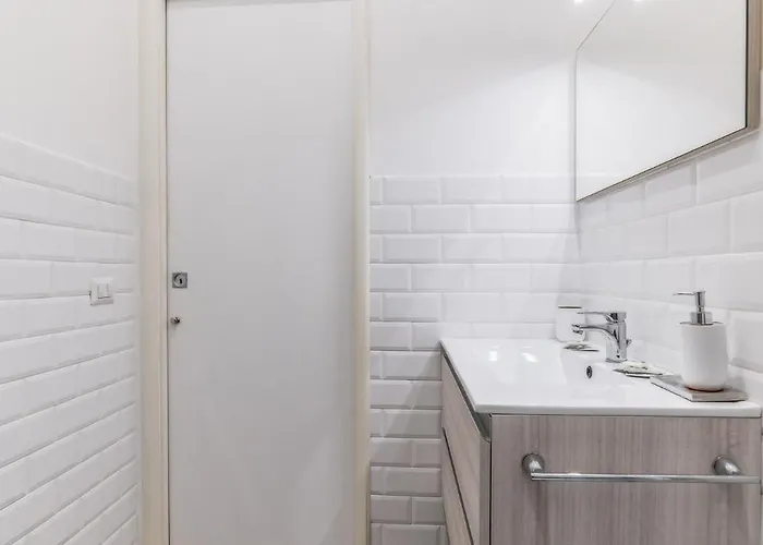 Campani - Termini Train Station & Wi-fi 4*